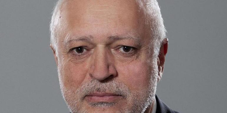След срещата при Минеков: Няма да затварят театри